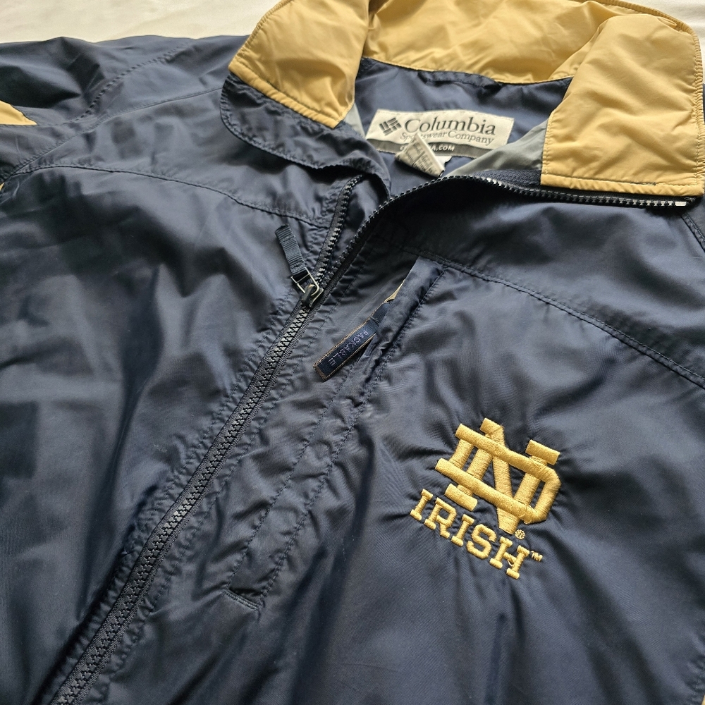 Columbia Notre Dame Lightweight Hooded Rain Jacket Windbreaker Men Small